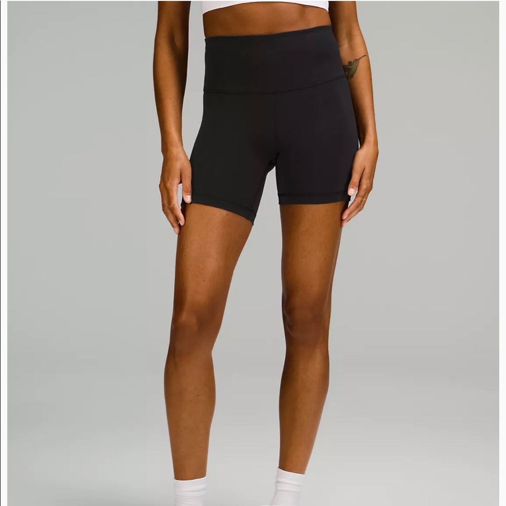 Lululemon Wunder Under Train High-Rise Short 6 in size 4
